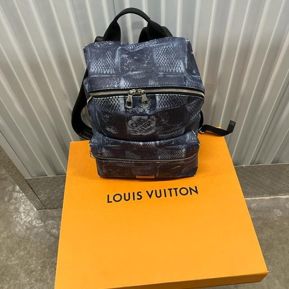 Louis Vuitton Discovery Backpack Damier Salt Marine- PERFECT- never used! - Picture 1 of 5